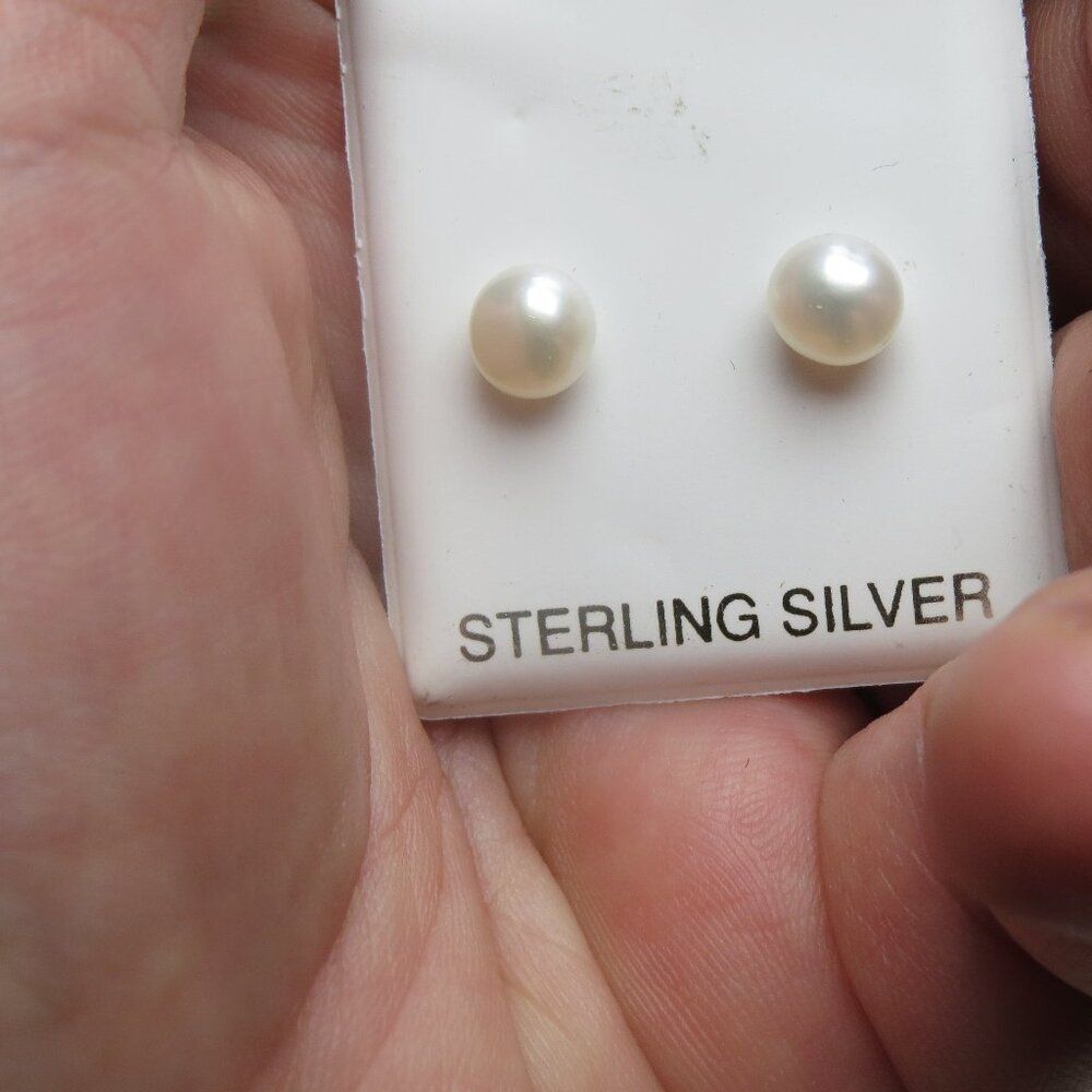 Sterling Silver Earring Freshwater Pearl 7mm Hand Crafted studs